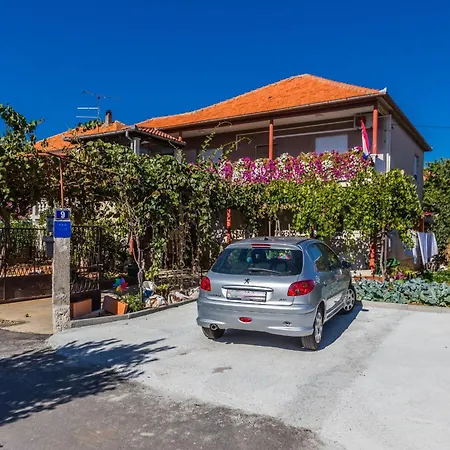 Marina 3 Bdr Apartment With Parking Zadar Exterior photo