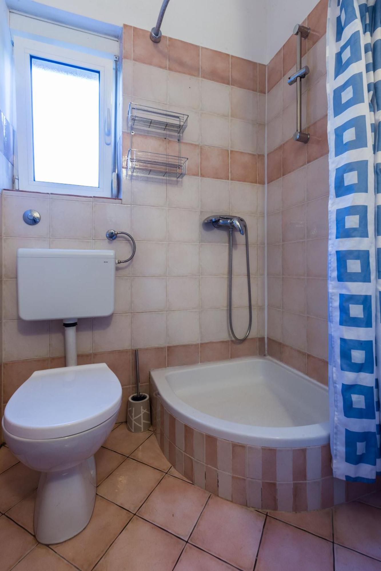 Marina 3 Bdr With Parking Apartment *