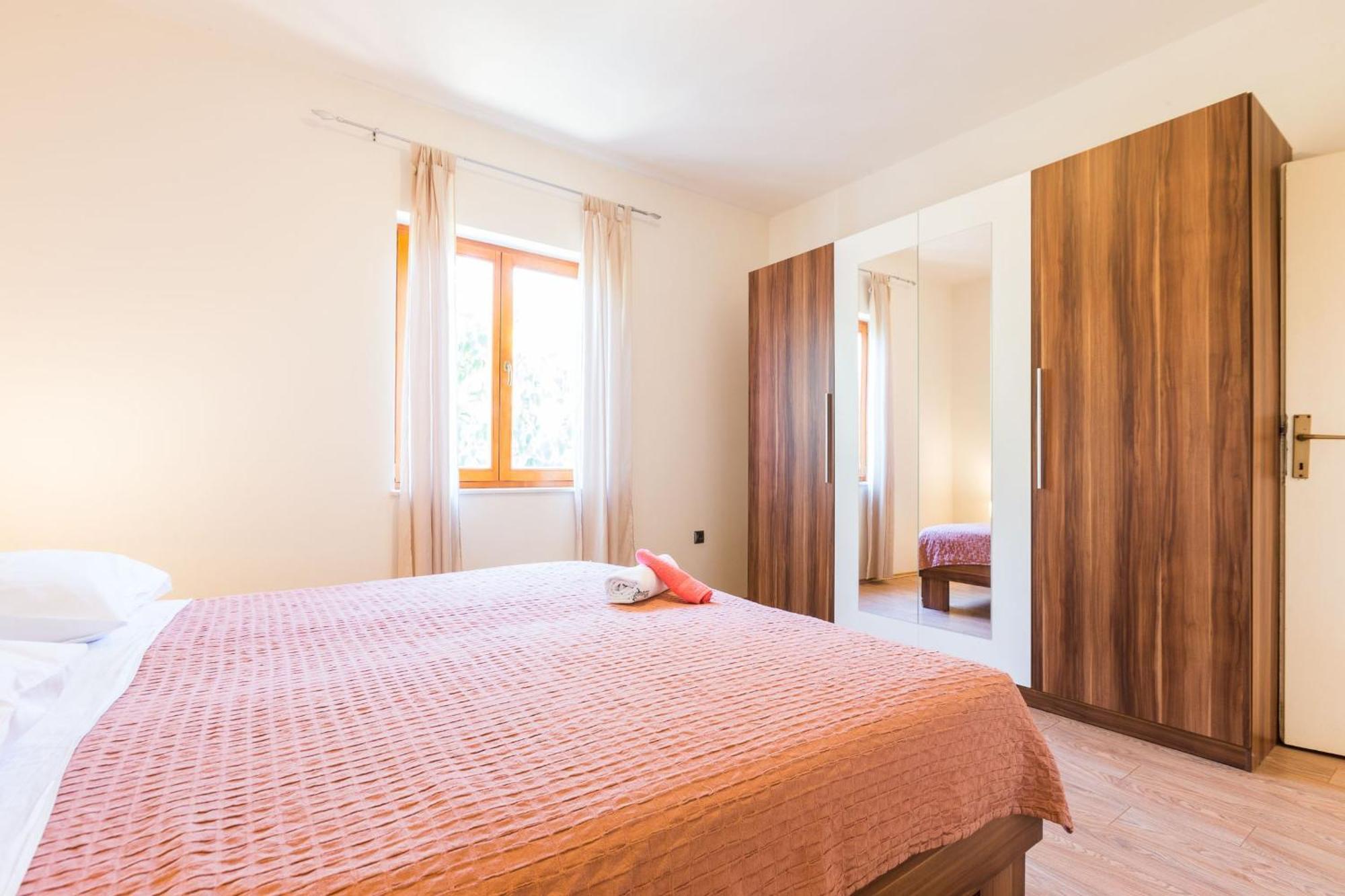 Marina 3 Bdr With Parking * Zadar